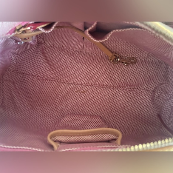 Dooney & Bourke (rare!!)
Barrel Brown/Tan/Cream Color Writing (Coffee) duffle - Picture 4 of 10